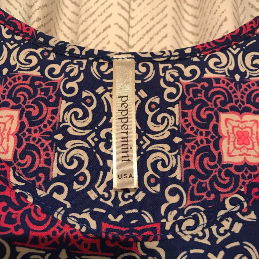 Large Patterned Top ✨ - Picture 2 of 5